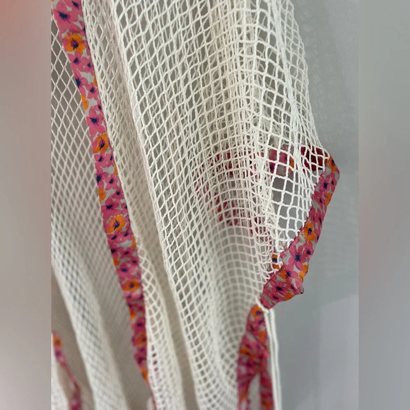 Steve Madden Open Weave Topper - Ivory/Pink Floral Mesh Kimono - NWT - Picture 7 of 11